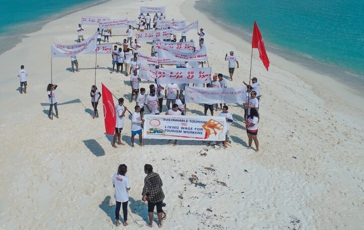 ރިސޯޓު މުވައްޒިފުން އުޅެމުންދަނީ ޖަލުގައިތިބި ގައިދީންނަށްވުރެ ހާލުގައި: ޓީމް