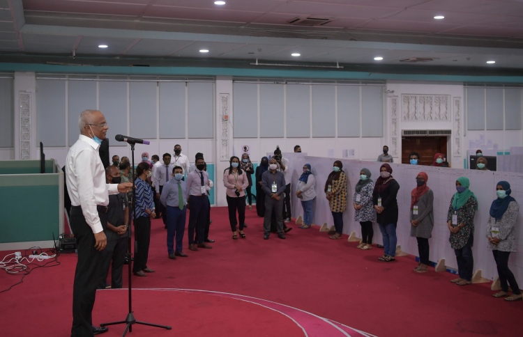 އުއްމީދަކީ ވެކްސިނާއެކު އުފާވެރި ދިރިއުޅުމަކަށް އެނބުރި ދިއުން: ރައީސް