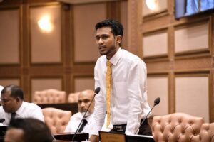 މުވައްޒަފުންގެ މުސާރަ ކުޑަކޮށްފައިވާތީ ހޮރައިޒަނަށް ފިޔަވަޅު އެޅުމަށް ފިރުޝާން ގޮވާލައްވައިފި