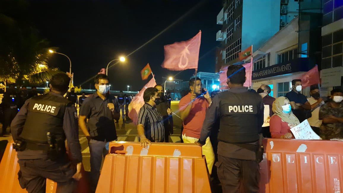 އިދިކޮޅުން ބޭއްވި އެއްވުމުގައި ހައްޔަރުކުރި އެންމެން ދޫކޮށްލައިފި