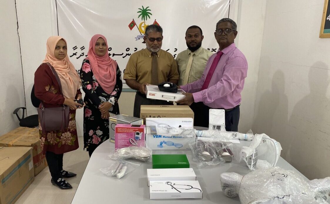 ގުރައިދޫ ޞިއްޚީ މަރުކަޒަށް ބޭނުންވާ ސާމާނު ޣައްސާން ހަދިޔާ ކުރައްވައިފި