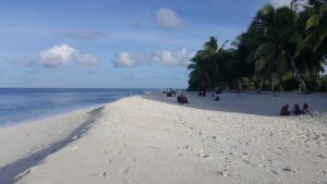 ފުވައްމުލައް ސިޓީގައި މޫދަށް އެރި އުޅެނިކޮށް ގެއްލުނު ކުއްޖާ މޫދު އަޑީގައި އޮއްވާ ފެނިއްޖެ