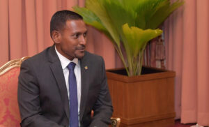 ވަކީލު ހާޒިރު ނުވުމުން 250 ރުފިޔާއިން ޕީޖީ އޮފީސް ޖޫރިމަނާކޮށްފި