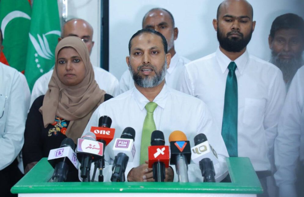 އާންމު މެމްބަރުންނާއި ދެކޮޅަށްވެސް ރައީސްކަމުގައި ބަގުޑި ބައްދަނީ