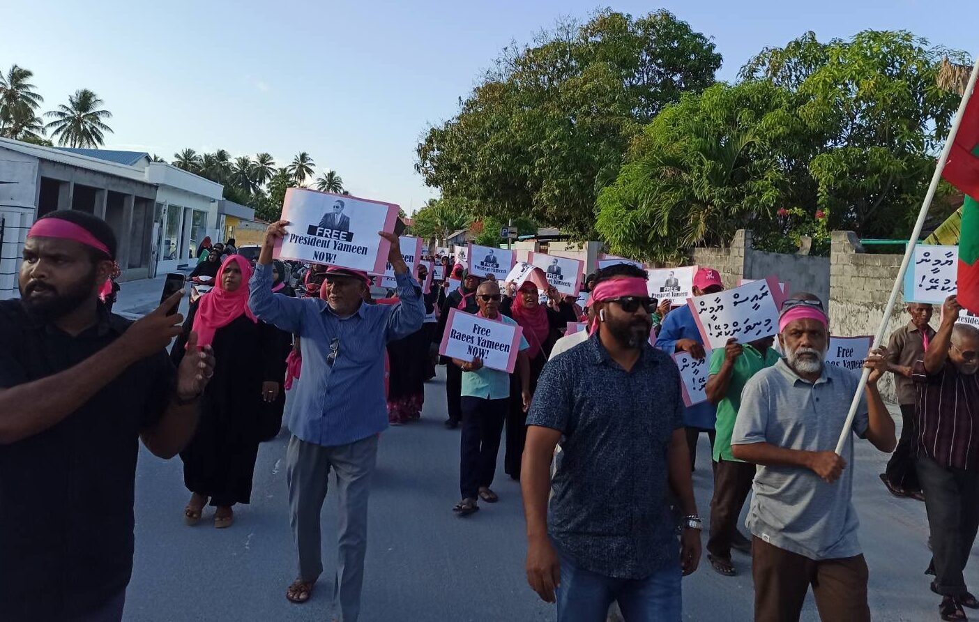 ހިތަދޫގައި ރައީސް ޔާމީން މިނިވަން ކުރުމަށް ގޮވާލައި އިޚުތިޖާޖު ކޮށްފި