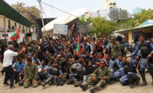 ހައިލަމް، ޑރ.އިޔާޒަށް: ސަލާމަތީ ބާރުތަކުން ރައީސްގެ އިސްތިއުފާ އަށް ގޮވައި މުޒާހަރާކުރި