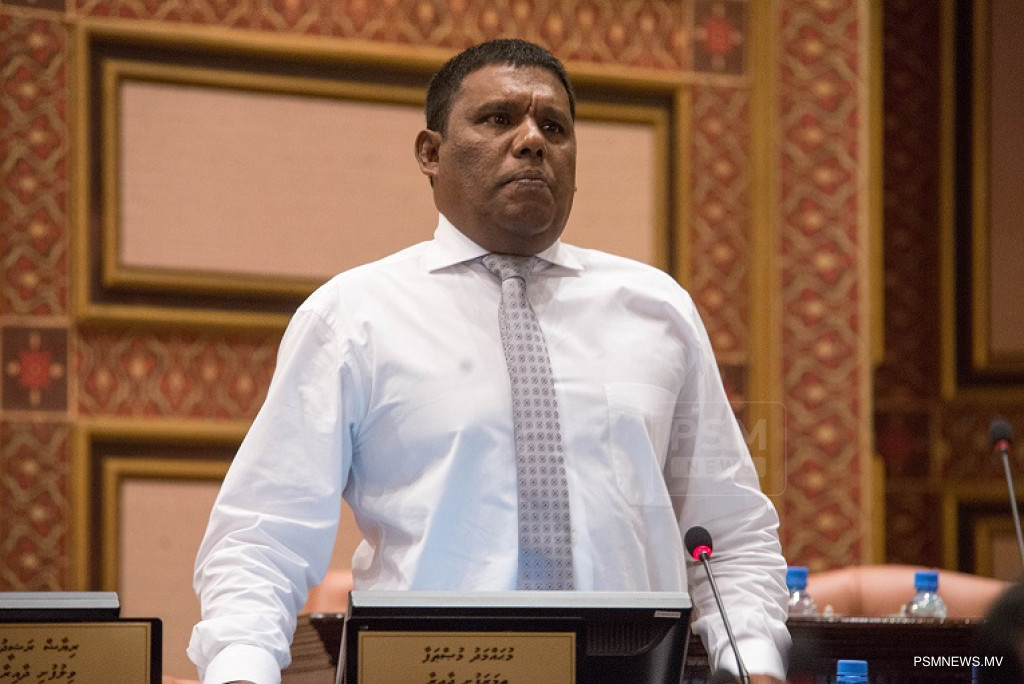 ރައީސް ވެކްސިން ނުޖައްސަވާ އަޅުގަނޑަށް ވެކްސިން ދީގެން މަރާލަން އުޅުއްވާނެކަމެއް ނެތް: މުސްޠަފާ