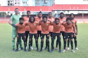 އީގަލްސްއަށް ޔަމަނުގެ ގައުމީޓީމަށް ކުޅެފައިވާ މިޑްފީލްޑަަރެއް
