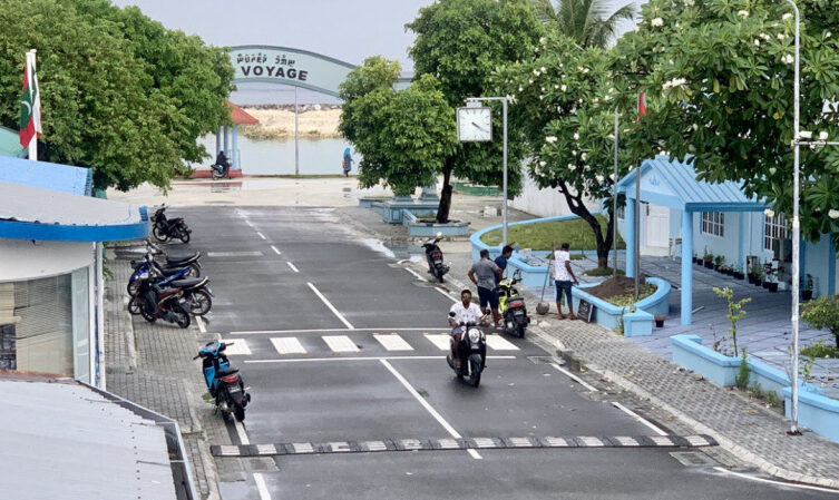 ގއ.ދާންދޫ އާއި، ވިލިނގިލިން ޕޮޒިޓިވް ކޭސްތަކެއްފެނި މޮނިޓަރިންނަށް