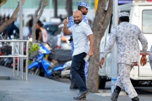 ފާރިސް ޚިޔާނާތްތެރިވިކަމަށް ބުނާ މައްސަލަ ދިޔާނާ ފުލުހަށް ހުށައަޅައިފި