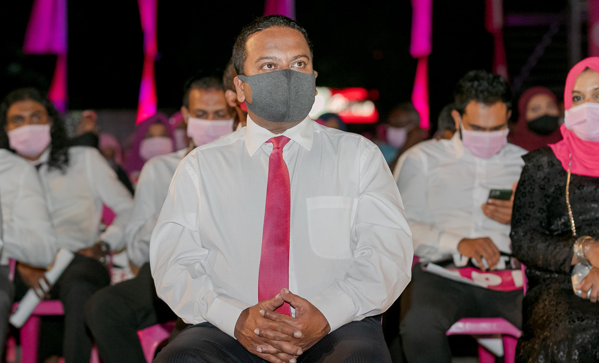 މުންދު މިއަދު ޕޮލިހަށް ހާޒިރުކުރަނީ