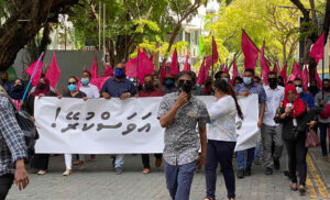 ޤާނޫނާއި ޚިލާފު ލިޔުމެއްގައި ސޮއިކުރުމަށް އިދިކޮޅު ކޯލިޝަނުން ދެކޮޅު ހަދައިފި