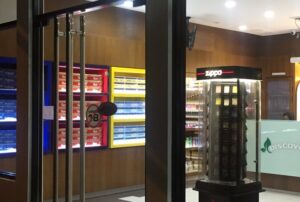 އައްޑޫ ސިޓީ މަރަދޫގައި ހުންނަ ރޫޓް ފިހާރަ ފަޅާލައި ގިނަ އަދަދެއްގެ ފައިސާ ވަގަށް ނަގައިފި