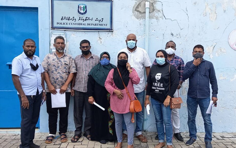 އިދިކޮޅު މުޒާހަރާގެ ބައިވެރިން ޖަލުގައި ބަންދު ކުރުމަށްފަހު ދޫކޮށްލައިފި