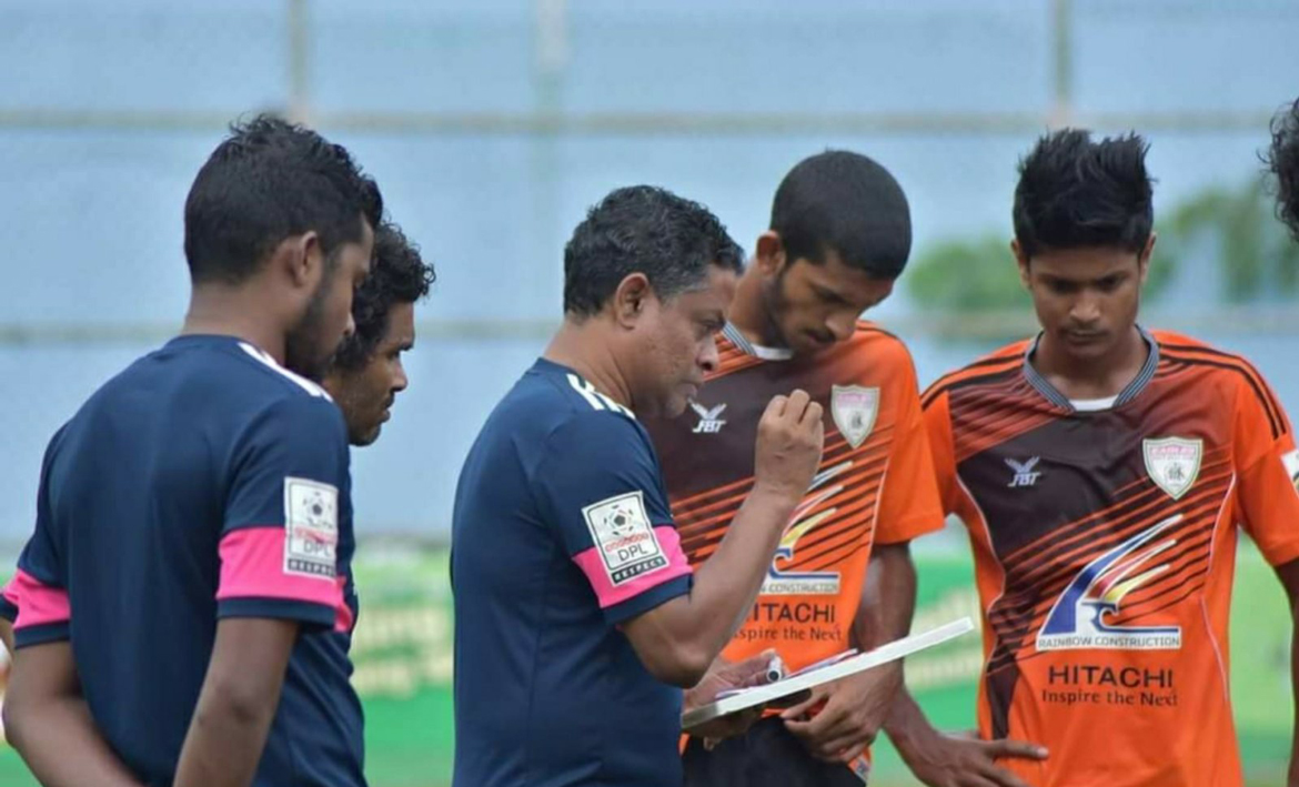 ޔޫވީގެ ވަގުތީ ކޯޗަކަށް ސާންތި