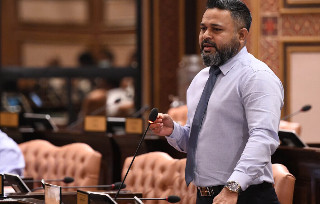 ތިމާވެށީގެ ނަމުގައި ފައިސާ ހޯދައިގެން ރާއްޖެ ބަދުނާމުކުރުން ނޫންކަމެއް ސަރުކާރުން ނުކުރޭ: ޝިޔާމް