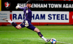 އެންމެ ދުރުން ގޯލު ޖެހުމުގެ ރެކޯޑް ނިއުޕޯޓް ކައުންޓީގެ ގޯލްކީޕަރަށް