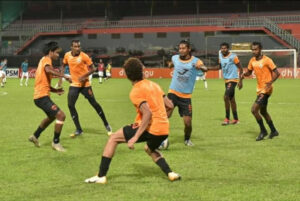 އީގަލްސް ނިކުންނާނީ ބޫޓާން ތިމްޕޫއާ ދެކޮޅަށް