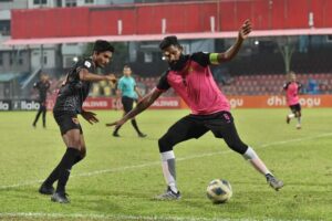 ޔޫވީ އަތުން އީގަލްސްއަށް މުހިންމު މޮޅެއް