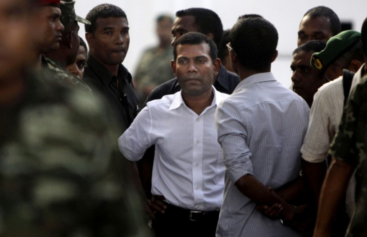 ވެރިކަން ބަދަލުކުރުމަށް އެހީތެރިވި ފުލުހުންގެ މައްސަލަތައް ބަލައި އިންސާފް ހޯދަންޖެހޭ: ރައީސް ނަޝީދު