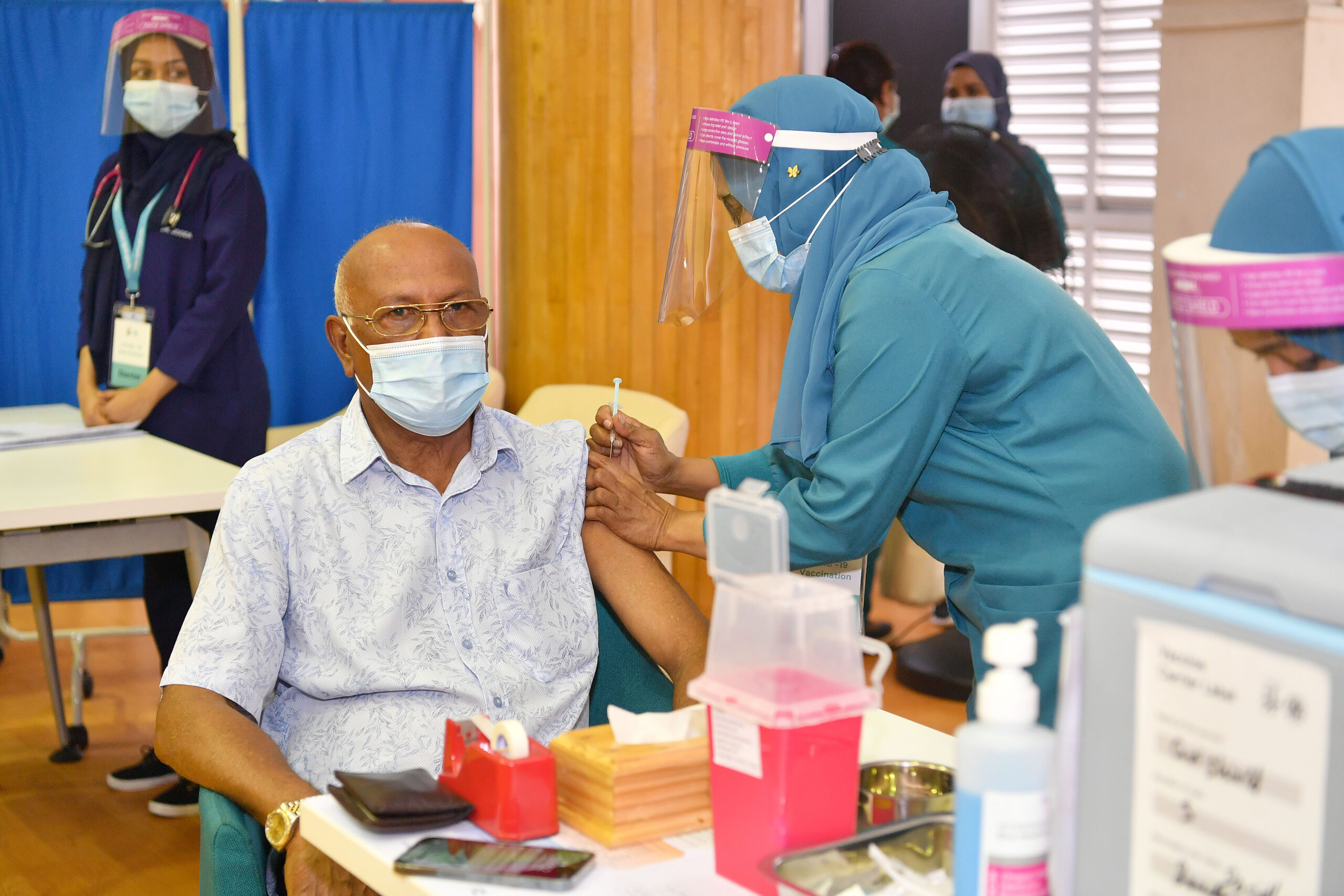 ފައިޒާ ވެކްސިންވެސް ރާއްޖެ ގެންނާނަން: ނަސީމް