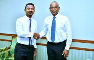 އުޝާމް، ސަރުކާރަށް: ލޯނު ނެގުމާ ގެރެންޓީ ދިނުމަކީ ގޯސްކަމެއްކަމަށް ބުނި މީހުން ތިކުރަނީ ކޮންކަމެއްތޯ؟