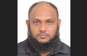 އެތައް ބައެއްގެ އަތުން ބޮޑެތި ޢަދަދުތަކުން ފައިސާ ނެގި އައްމަޓީ ލަންކާއިން ހައްޔަރުކޮށްފި
