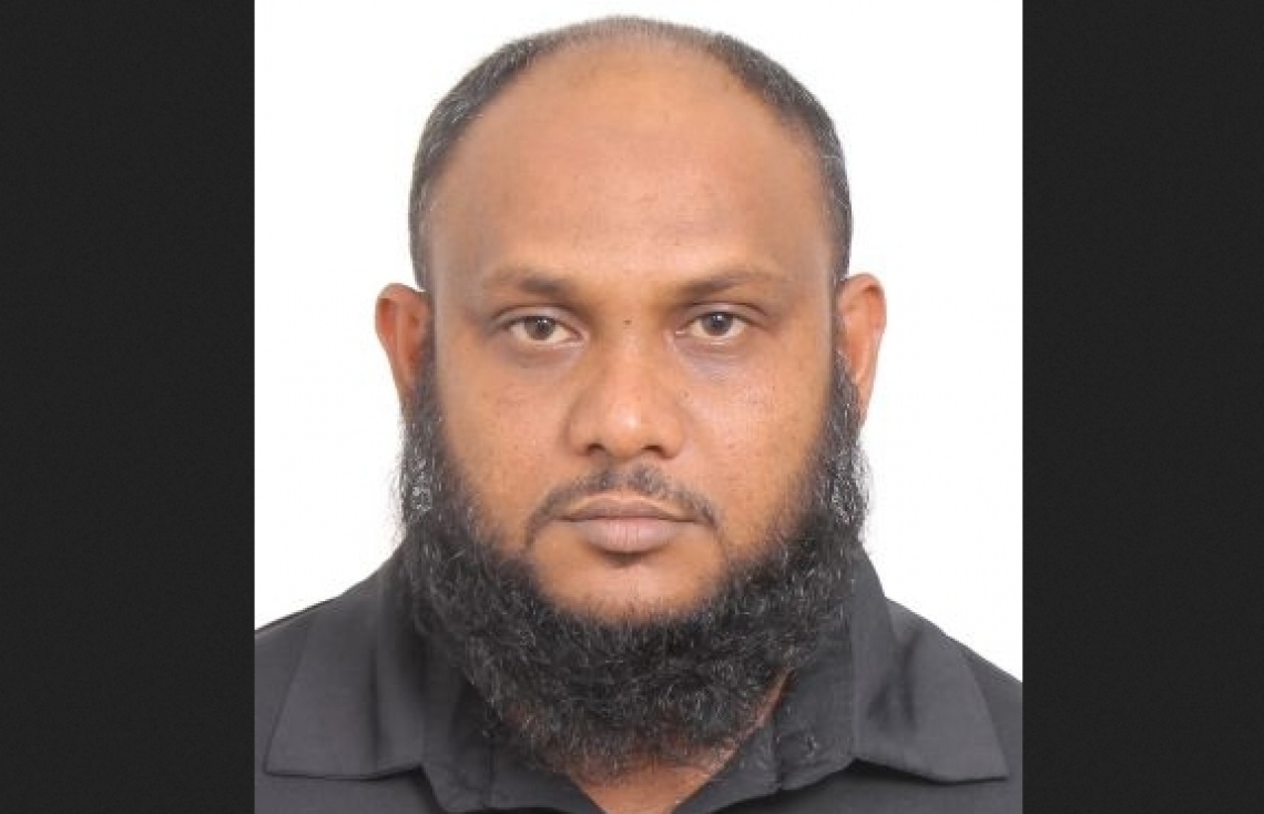 އެތައް ބައެއްގެ އަތުން ބޮޑެތި ޢަދަދުތަކުން ފައިސާ ނެގި އައްމަޓީ ލަންކާއިން ހައްޔަރުކޮށްފި