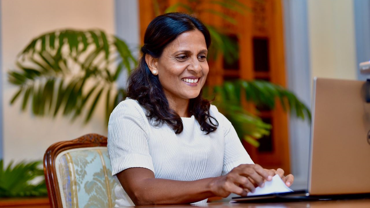 މެޑަމް ފަޒްނާ ވިދާޅުވަނީ ރައީސްގެ ދައްތާފުޅަށް ފްލެޓް ހައްޤުވާކަމަށް