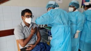 ބޫސްޓަރ ޑޯޒް ޖެހި މީހުންގެ ޢަދަދު 27،474އަށް