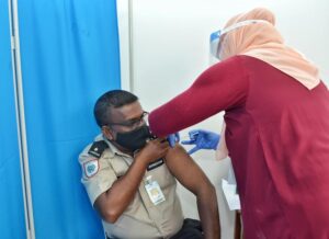 އޭވިއޭޝަން ކޮމާންޑްގެ 51 މުވައްޒަފަކަށް ވެކްސިން ދީފި