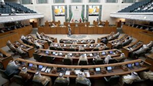 ކުވައިތުގެ އަމީރު އެގައުމުގެ ޕާލަމެންޓް ސަސްޕެންޑް ކޮށްފި