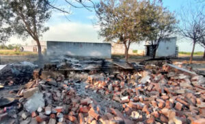 ބަޑިބޭސް އުފައްދާ ފެކްޓަރީއެއް ގޮވާ، އިންޑިއާގައި 11 މީހުން މަރުވެއްޖެ