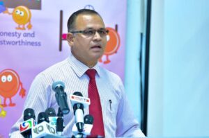 ސަރުކާރުގައި ތިބެގެން ވާހަކަ ދެއްކުމުގެ ބަދަލުގައި، ނަތީޖާ ނެރެވޭކަމެއް ކުރޭ: އާދަމް ޝަރީފް