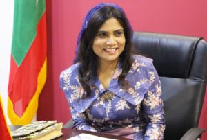 ކޯވިޑް ވެކްސިނާއި ގުޅޭ ދޮގު މައުލޫމާތު ފަތުރާނަމަ ފިޔަވަޅު އަޅާނަން: ބްރޯޑްކޮމް
