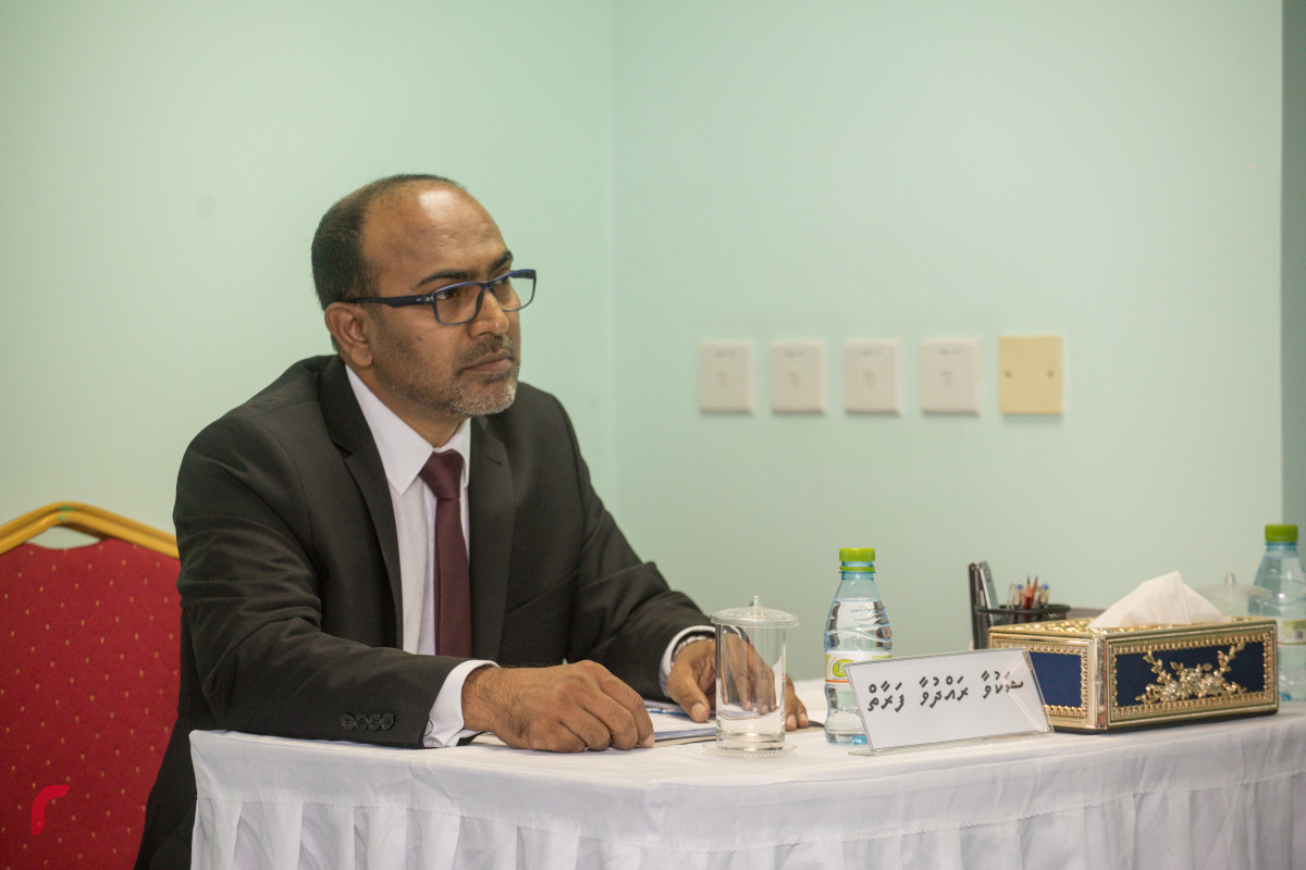 ޢަލީ ވަޙީދުގެ ޕާސްޓްޕޯޓް ދޫކޮށްލަން ޢަމުރުނެރުނު ފަނޑިޔާރުގެ މައްސަލަ ބަލަނީ