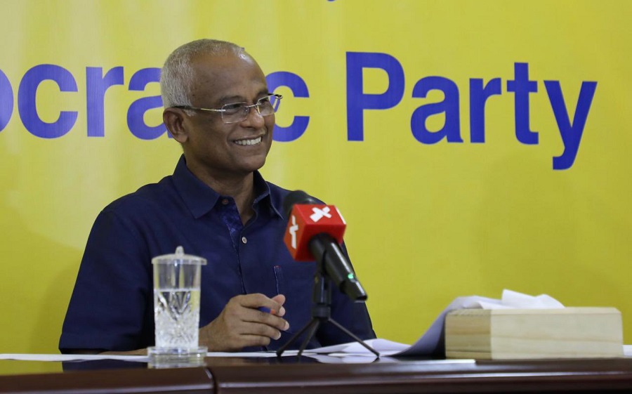 18 އަހަރު ނުފުރޭ ކުދިން ލައިސަންސު ނެތި ކޮށްފައިވާ ޖޫރިމަނާއަށް ހައްލެއް ގެނެސްދޭނަން: ރައީސް