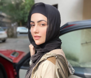 ސަނާ ޚާންގެ ލޮލުން ކަރުނަ ހިލުނީ ކީއްވެ؟