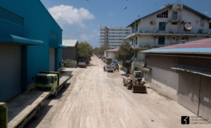 ތިލަފުށީގައި ލޮރީ ދަށުވެ ބިދޭސީއަކަށް ލިބުނު ބޮޑު އަނިޔާގެ މައްސަލައިގައި ހައްޔަރުކުރި ޑްރައިވަރު ދޫކޮށްލައިފި