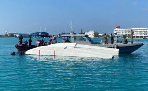 ސީޕްލެއިނެއް ޖައްސަން އުޅުމުގެ ތެރޭގައި ވެއްޓިއްޖެ