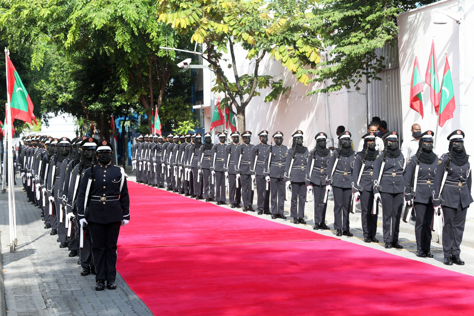 އޮނާ ގާޑެއްގައި އެންމެ ގިނަ އަންހެން ސިފައިން ބައިވެރިވި ދުވަހަށް މިއަދު