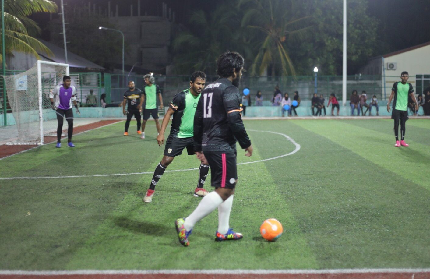 ކޮރަލް މަތިވެރި ފުޓްސަލް ލީގު: ސެކަންޑްހޯމް އާއި ރިވެލި އެއްވަރު