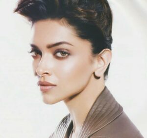 ފިލްމް 'ޕަތަން' ގައި ދީޕިކާގެ 'ބޯއީ ކަޓް' އިސްތަށިގަނޑެއް!