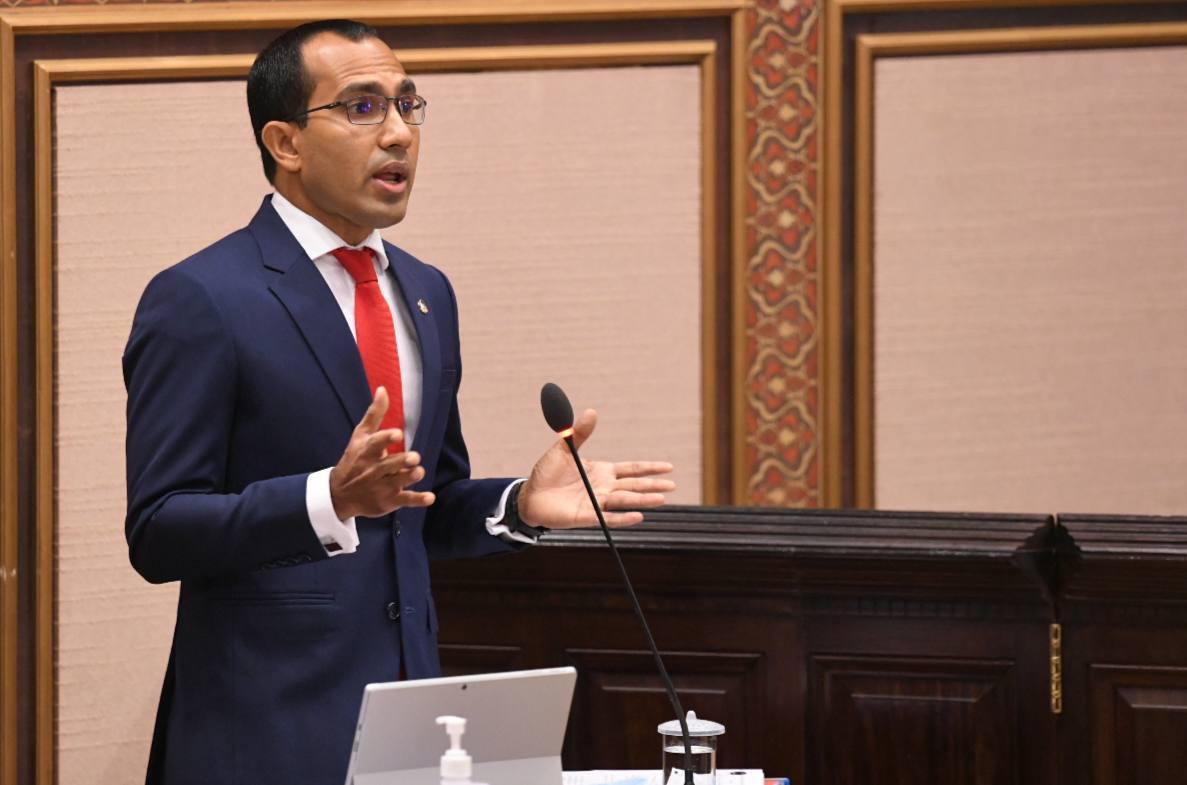 ރިޔާސަތުގެ ގޮނޑިކޮޅުގައި އިންނަވައިގެން ރައީސް ނަޝީދު ކަންކަން ކުރައްވަނީ ވަރަށް ޚުދުމުހުތާރުކޮށް: މަލީހު