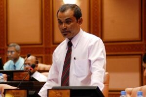 މަޖިލިސް މެމްބަރުންނަސް ފޯނު އެލަވަންސް ހަމަ ޖެއްސުމަށް އާމިރު ގޮވާލައްވައިފި