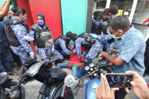 އިދިކޮޅު މުޒާހަރާއިން ހައްޔަރުކުރި އެންމެން ދޫކޮށްލައިފި