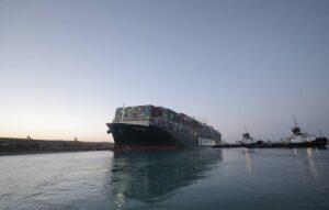 ސުވޭސް ކެންލަގައި ތާށިވެފައި އޮތް ބޯޓު ފުން ކޮށްފި