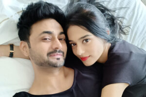 އަމްރިތާގެ ދަރިފުޅު ވީރްގެ މޫނު ފެންނަ ފޮޓޯއެއް ފުރަތަމަ ފަހަރަށް