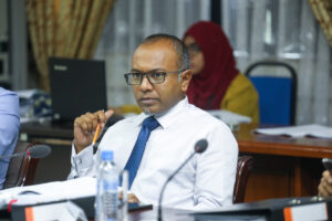 ކާފިއު ގަޑީގައި މެންބަރުންނަށް ބޭރުގައި އުޅެވޭނެގޮތް ހެދުމަށް އެދިއްޖެ