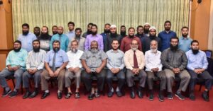 ޢިލްމުވެރިންނަށް އިންޒާރު ދިނުމާ ބިރުދެއްކުން ބަލައި ނުގަނެވޭނެ: ޢިލްމުވެރިންގެ ގުޅުން